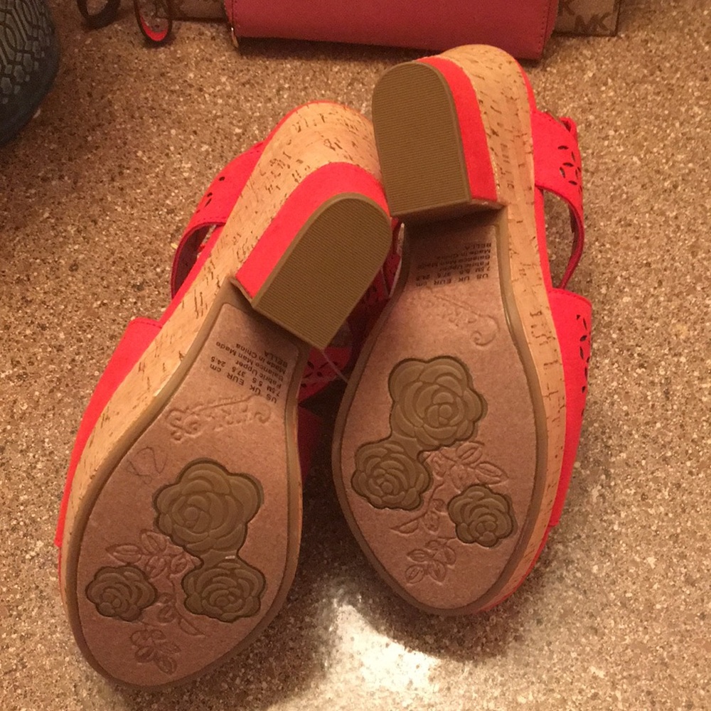 Red heels - Picture 2 of 2